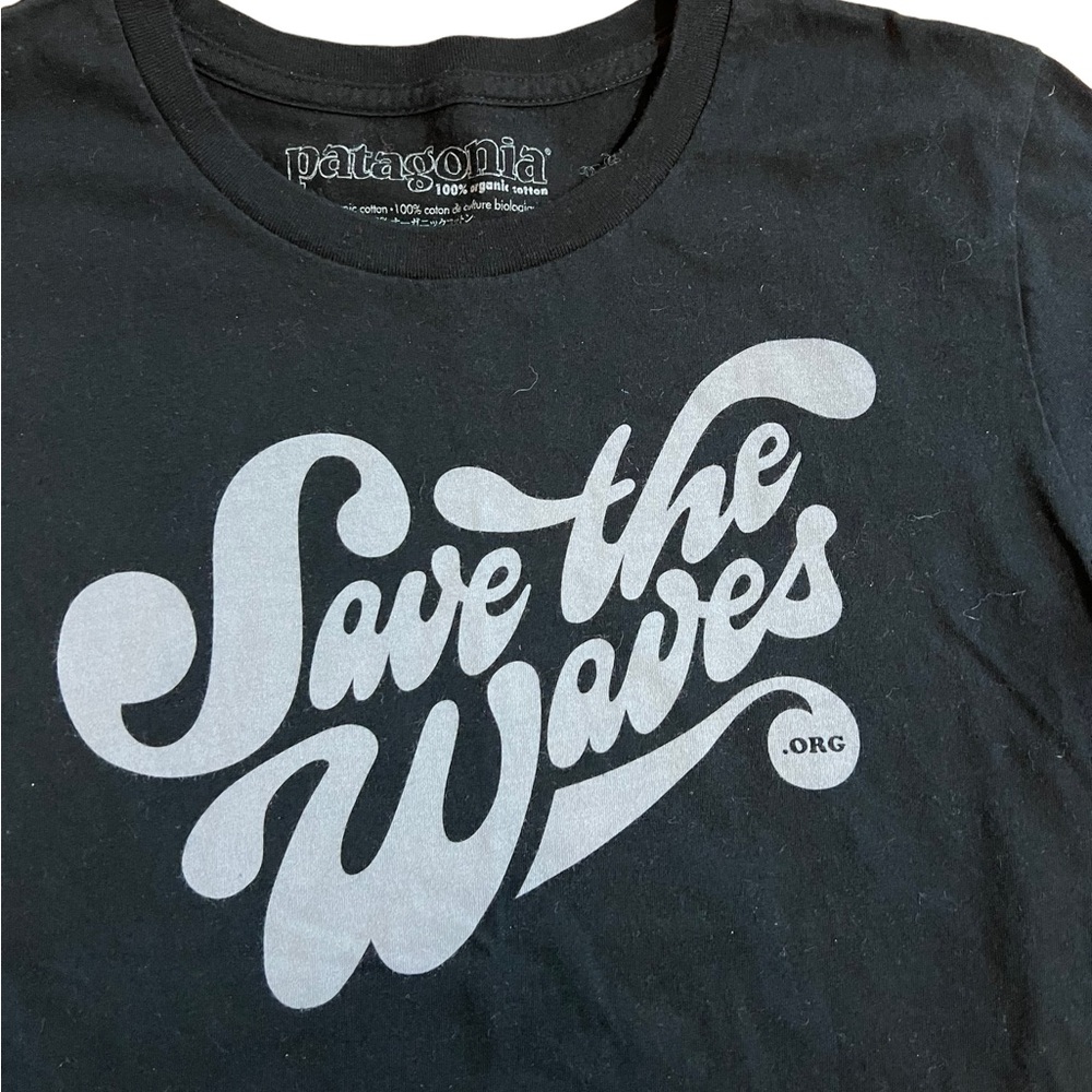 Patagonia Women’s Tee T-shirt SAVE THE WAVES Medium BLACK w BEIGE LETTER FITTED